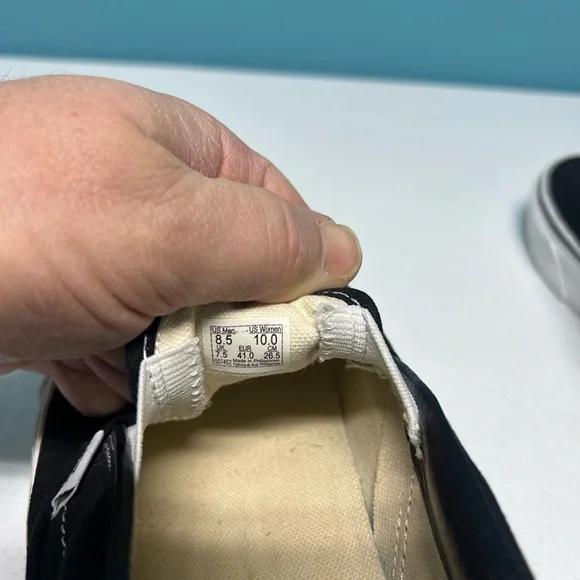 Vans Black Slip-On Sneakers. Men's 8.5. - Picture 4 of 5